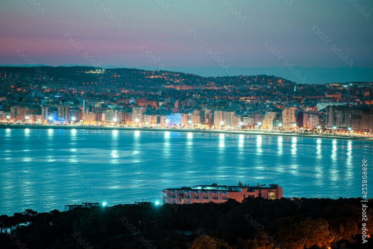 vue panoramique de tanger sur la mer