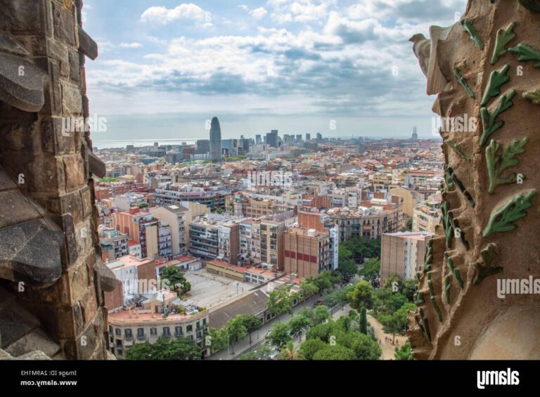 Quelle tour de la Sagrada Familia faut-il visiter en priorité 12 vue panoramique des tours de la sagrada familia